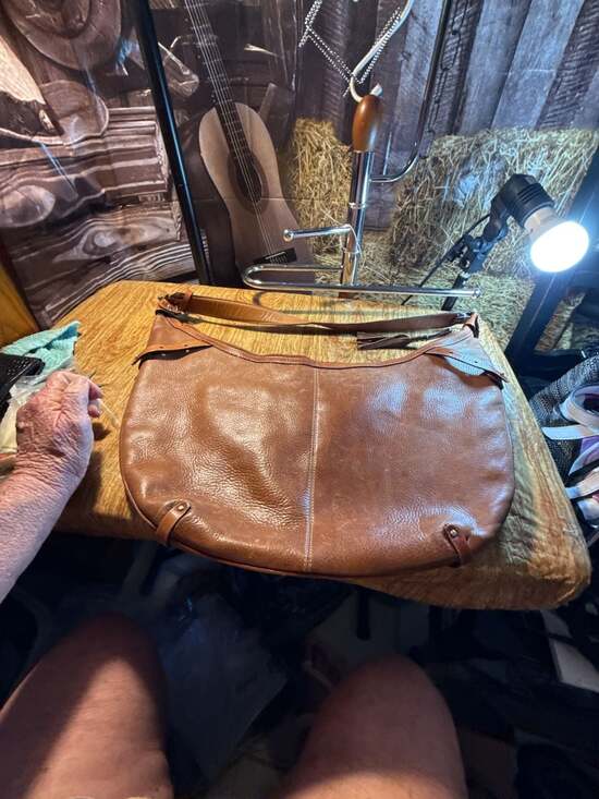 Liz Claiborne Handbags - Liz Claiborne Vintage Leather Hobo Bag